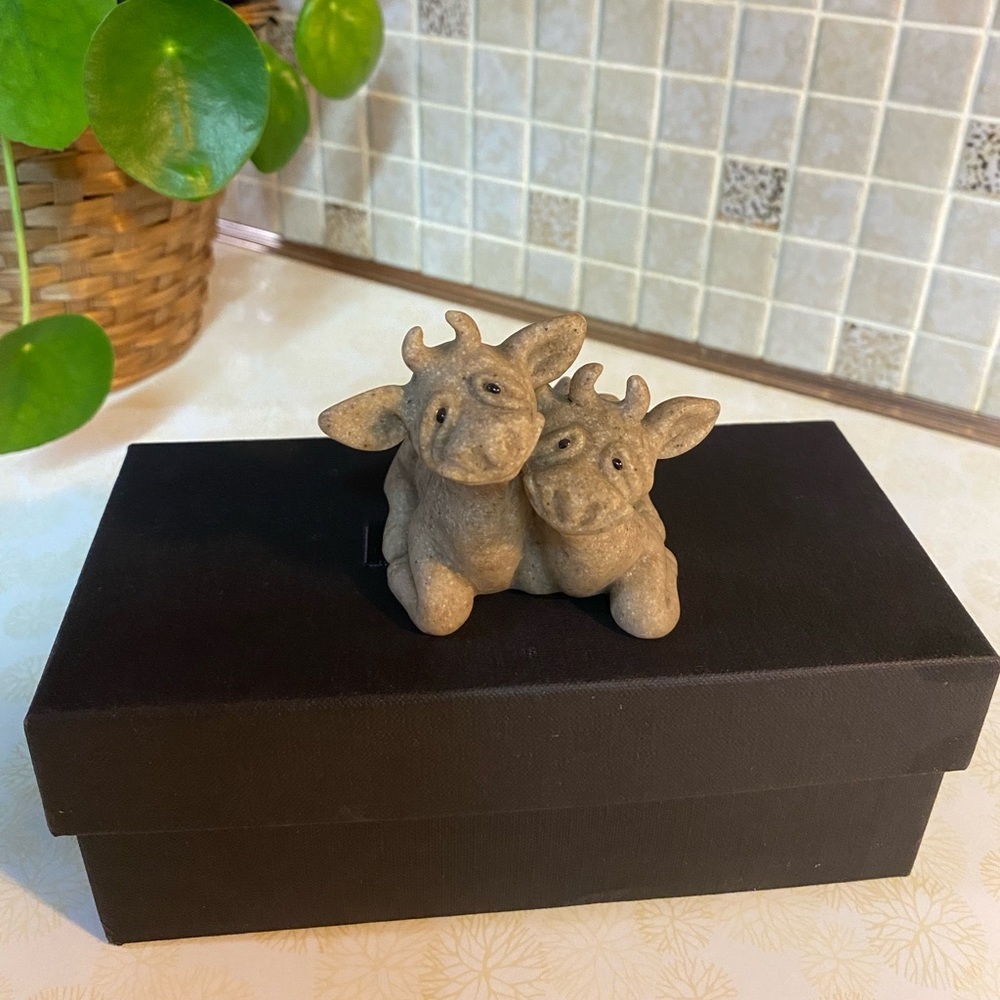 Vintage Quarry Critters Second Nature Design Chip & Cherry cow figurines